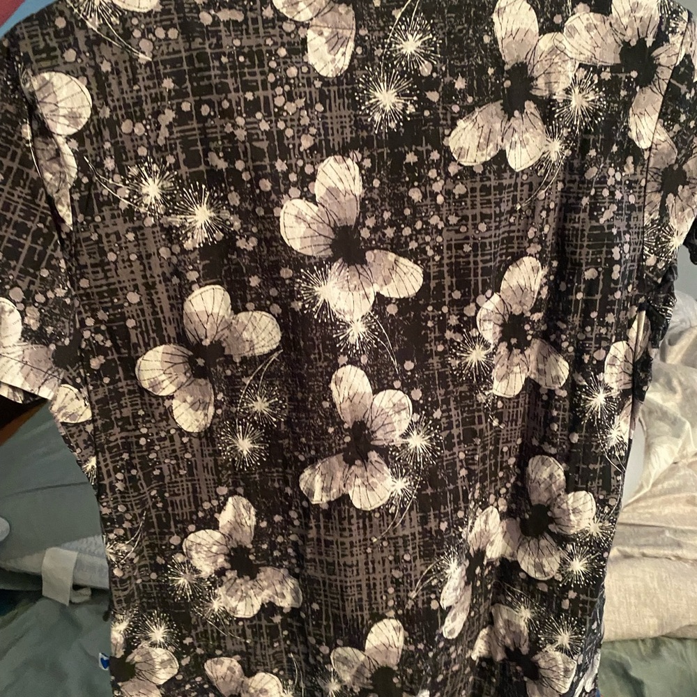 Medium scrub top
